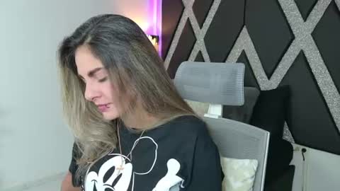 Snapshot of blonde_cat1515 chatting on July 8, 2026, 5:01 am alejandra online show from July 8, 2026, 5:01 am