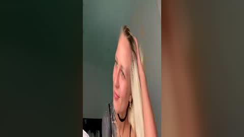 blonde_fuck_couple online show from June 12, 2026, 12:31 am