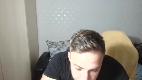 Mr Blond online show from December 11, 2024, 8:39 pm