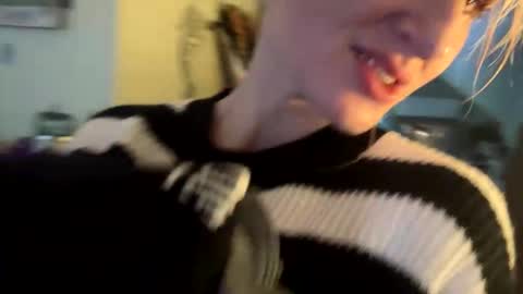 Gia  online show from November 14, 2025, 8:07 pm