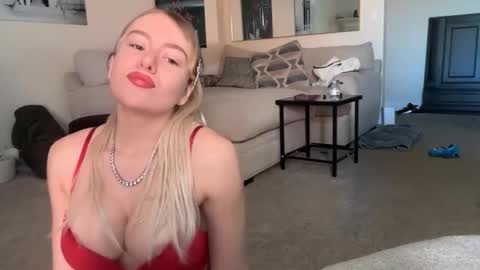blondebunny999 online show from April 5, 2026, 7:00 pm