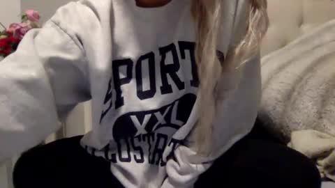 Blondebunnyx1 online show from January 26, 2025, 1:31 am