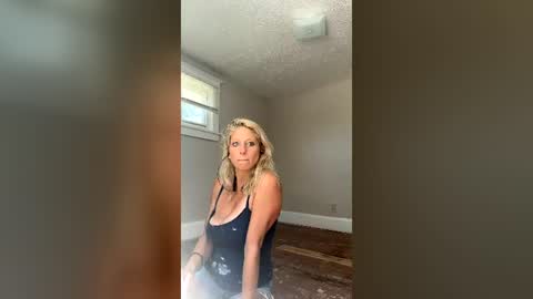 Snapshot of blondecum4 chatting on June 23, 2026, 3:54 pm twodumbgirlsandurdick online show from June 23, 2026, 3:54 pm