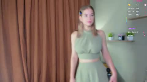 blondensinful online show from July 18, 2026, 8:18 am