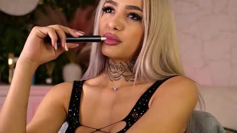 blondie_muller online show from September 9, 2025, 7:35 pm