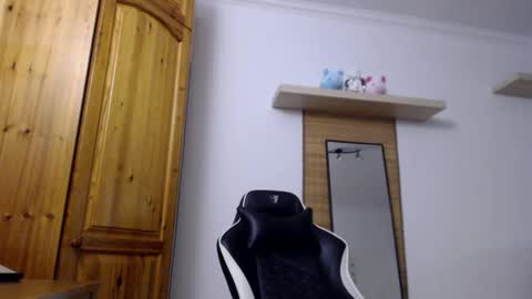 blondyelena online show from October 20, 2025, 6:03 am