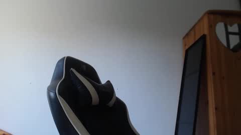 Snapshot of blondyelena chatting on May 21, 2026, 5:58 am blondyelena online show from May 21, 2026, 5:58 am