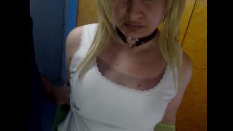 Snapshot of blontsex chatting on November 23, 2025, 10:31 pm Blontsex online show from November 23, 2025, 10:31 pm