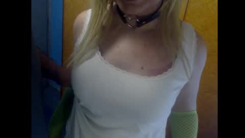Snapshot of blontsex chatting on November 24, 2025, 5:12 pm Blontsex online show from November 24, 2025, 5:12 pm