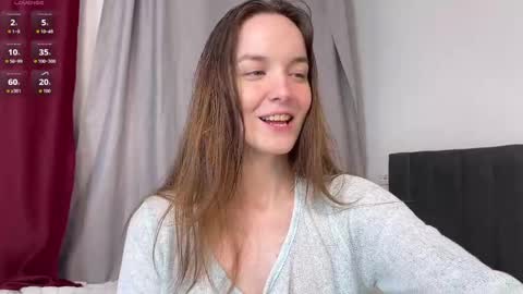Snapshot of bloomyblue chatting on May 19, 2026, 8:15 pm bloomyblue online show from May 19, 2026, 8:15 pm