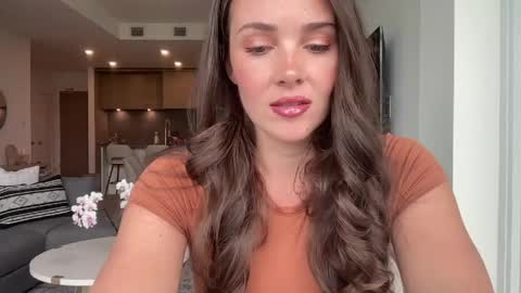 Snapshot of bloomyogi chatting on June 7, 2026, 5:06 pm Emma Bloom online show from June 7, 2026, 5:06 pm
