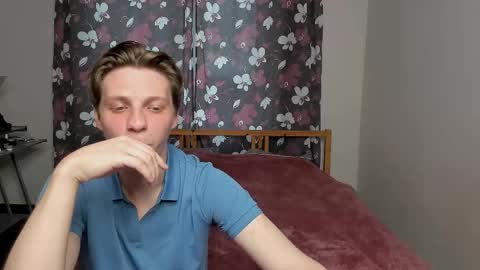 Snapshot of blossomandbee chatting on October 14, 2025, 1:12 pm Sasha and Maria online show from October 14, 2025, 1:12 pm