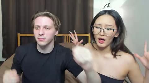 Snapshot of blossomandbee chatting on February 3, 2026, 3:39 pm Sasha and Maria online show from February 3, 2026, 3:39 pm