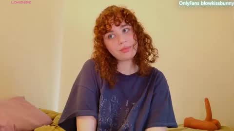 Blow Kiss Bunny online show from March 4, 2026, 2:12 pm