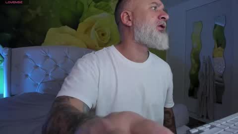 Snapshot of blowmyxxl chatting on January 18, 2026, 10:52 am Nico online show from January 18, 2026, 10:52 am