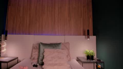 Snapshot of blue_anngel chatting on May 1, 2026, 12:48 am blue_anngel online show from May 1, 2026, 12:48 am