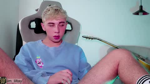 Snapshot of blue_boy_1 chatting on December 1, 2024, 4:29 pm TAY online show from December 1, 2024, 4:29 pm