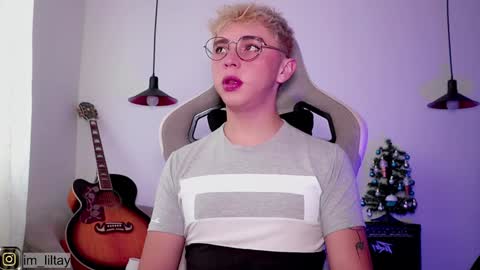 Snapshot of blue_boy_1 chatting on December 3, 2024, 12:59 pm TAY online show from December 3, 2024, 12:59 pm