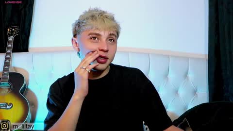 Snapshot of blue_boy_1 chatting on December 22, 2024, 12:50 am TAY online show from December 22, 2024, 12:50 am