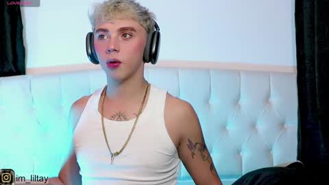 Snapshot of blue_boy_1 chatting on December 26, 2024, 2:55 am TAY online show from December 26, 2024, 2:55 am