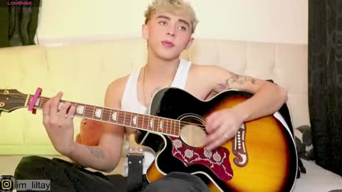 Snapshot of blue_boy_1 chatting on January 4, 2025, 4:54 pm TAY online show from January 4, 2025, 4:54 pm