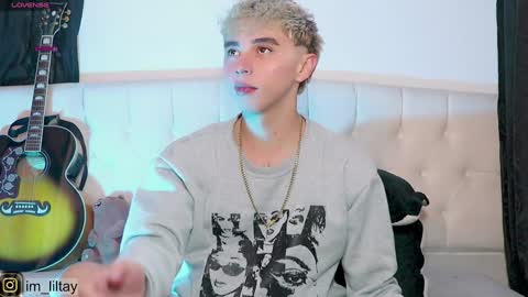 Snapshot of blue_boy_1 chatting on January 5, 2025, 5:20 pm TAY online show from January 5, 2025, 5:20 pm