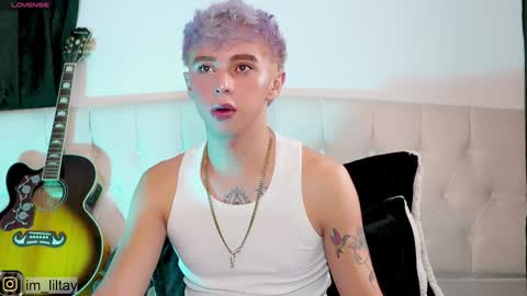 Snapshot of blue_boy_1 chatting on January 8, 2025, 1:52 pm TAY online show from January 8, 2025, 1:52 pm