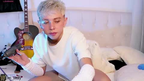 Snapshot of blue_boy_1 chatting on February 18, 2025, 7:54 am TAY online show from February 18, 2025, 7:54 am