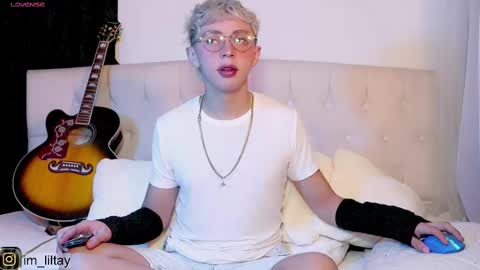 Snapshot of blue_boy_1 chatting on February 20, 2025, 1:46 am TAY online show from February 20, 2025, 1:46 am