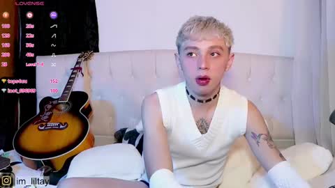 Snapshot of blue_boy_1 chatting on February 21, 2025, 5:35 am TAY online show from February 21, 2025, 5:35 am