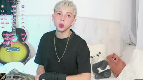 Snapshot of blue_boy_1 chatting on February 23, 2025, 1:02 am TAY online show from February 23, 2025, 1:02 am