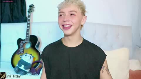 Snapshot of blue_boy_1 chatting on February 23, 2025, 11:58 pm TAY online show from February 23, 2025, 11:58 pm