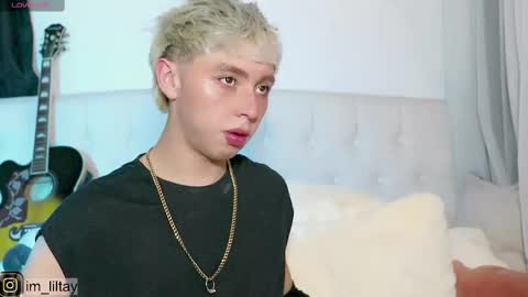 Snapshot of blue_boy_1 chatting on February 24, 2025, 3:02 am TAY online show from February 24, 2025, 3:02 am