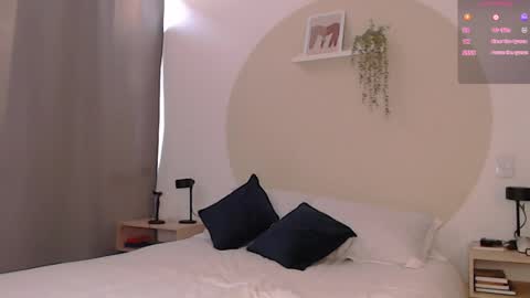 Snapshot of blue_nebula chatting on December 6, 2024, 1:44 pm Blue online show from December 6, 2024, 1:44 pm