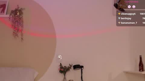 Snapshot of blue_nebula chatting on December 29, 2024, 4:38 am Blue online show from December 29, 2024, 4:38 am