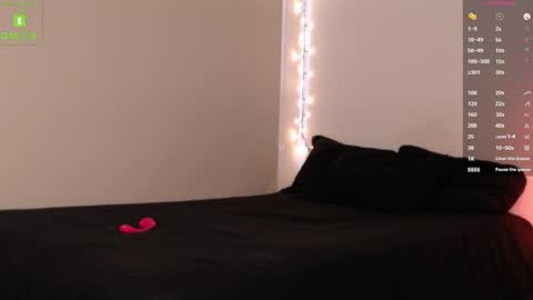 Snapshot of blue_nebula chatting on September 15, 2025, 12:38 pm Blue online show from September 15, 2025, 12:38 pm