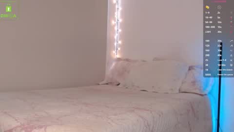 Snapshot of blue_nebula chatting on October 1, 2025, 12:44 pm Blue online show from October 1, 2025, 12:44 pm