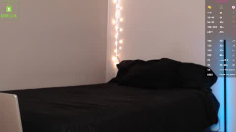 Snapshot of blue_nebula chatting on October 16, 2025, 10:00 pm Blue online show from October 16, 2025, 10:00 pm