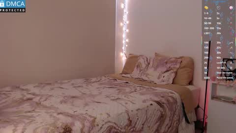 Snapshot of blue_nebula chatting on November 2, 2025, 5:15 pm Blue online show from November 2, 2025, 5:15 pm