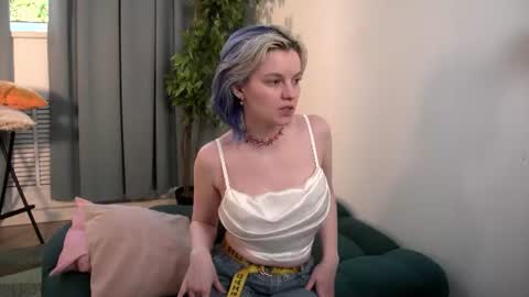 bluebeell online show from July 4, 2026, 1:17 pm