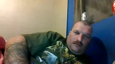 bluedemoneyes1986 online show from March 12, 2025, 1:47 am