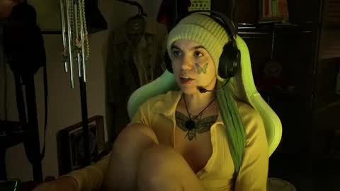 Blue online show from February 13, 2025, 9:20 am