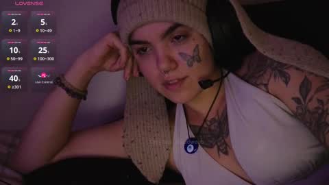 Blue online show from October 5, 2025, 3:38 am