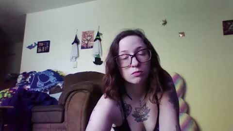Snapshot of blueeyedbeauty1995 chatting on June 2, 2026, 8:33 pm Blueeyedbeauty online show from June 2, 2026, 8:33 pm