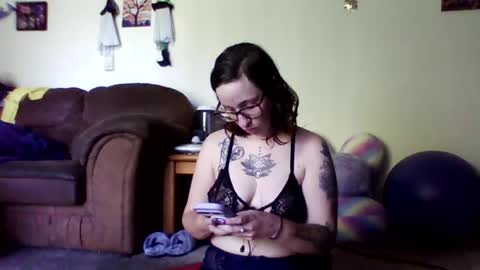 Snapshot of blueeyedbeauty1995 chatting on June 21, 2026, 11:51 pm Blueeyedbeauty online show from June 21, 2026, 11:51 pm