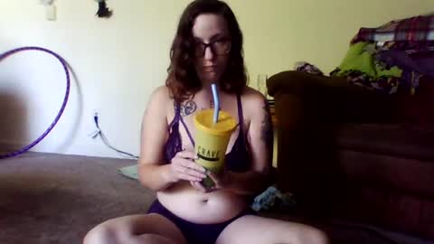 Snapshot of blueeyedbeauty1995 chatting on August 1, 2026, 10:19 pm Blueeyedbeauty online show from August 1, 2026, 10:19 pm