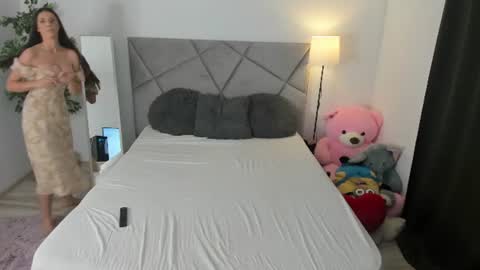 blueeyeslexxxy online show from June 18, 2026, 6:35 am