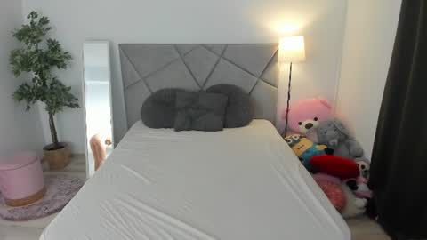 blueeyeslexxxy online show from July 4, 2026, 7:58 am