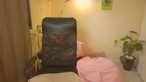 FLORAA online show from September 24, 2025, 12:19 pm