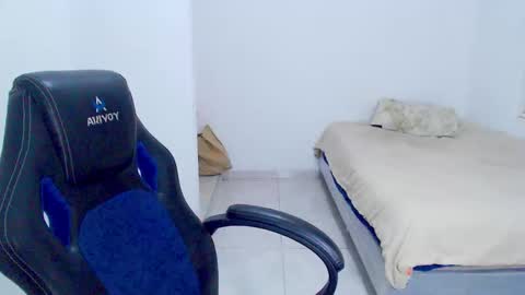  Hey guysI am BrendaWelcome my room online show from October 7, 2025, 11:57 pm